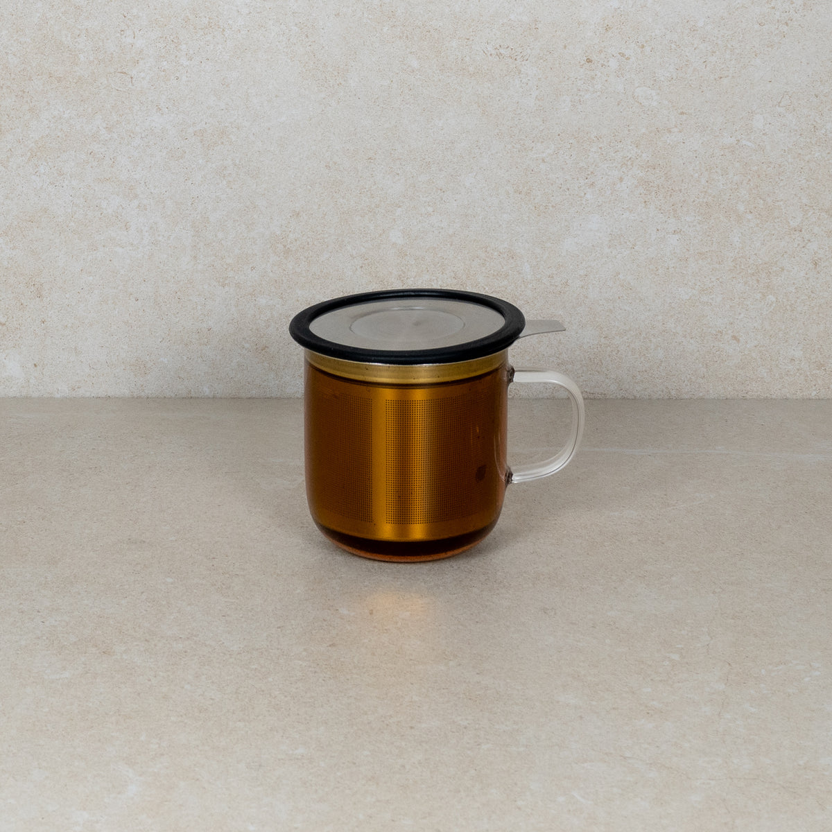 Basket infuser for leaf tea